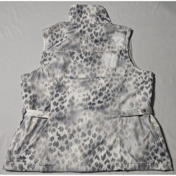 ZENERGY BY CHICO'S Gray Cheetah AOP Lightweight Lined Zip Vest Size 2 (Large 12) - Picture 13 of 16